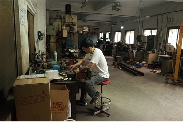 高雄電影節|
製筆工廠工人們說不出的情感:《記憶書寫》