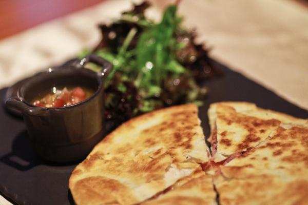 慢食,為了更專注完美:專訪 Abu Brasserie 主廚布秋榮