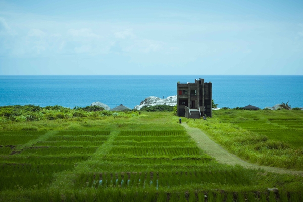 【生活構成要件】七月：熱天和熱情，夏日台灣爽快小旅行──海上、島上、山上與池上