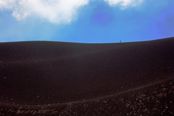 一覺醒來變旅人｜拜訪一座活火山