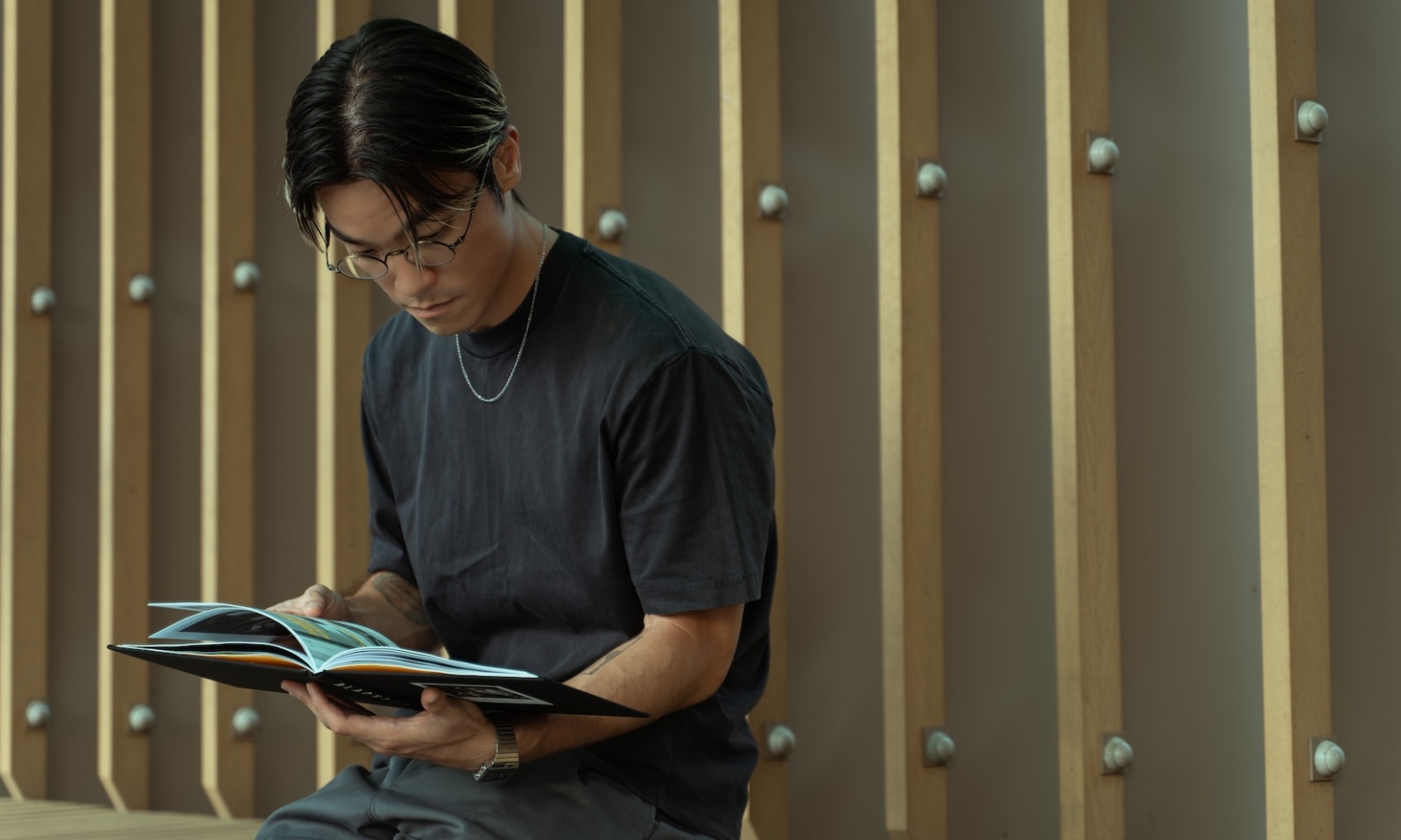 我們在戰火前閱讀 𝙱𝚘𝚘𝚔𝚜 𝙱𝚎𝚏𝚘𝚛𝚎 𝙰𝚜𝚑𝚎𝚜