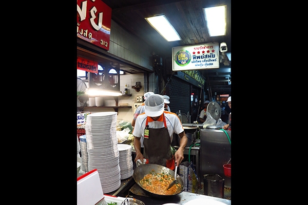 味蕾上的泰國記憶(三):歡迎來美術館裡吃盤 pad thai 和咖哩