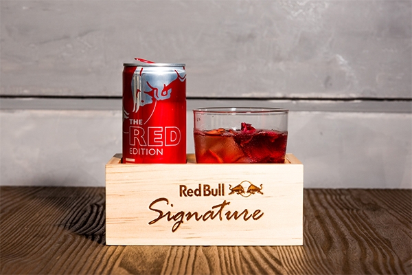 Red Bull 快閃店 R.E.D 與
《擺渡人》合作, 電影關鍵調酒 See You Tomorrow 上市