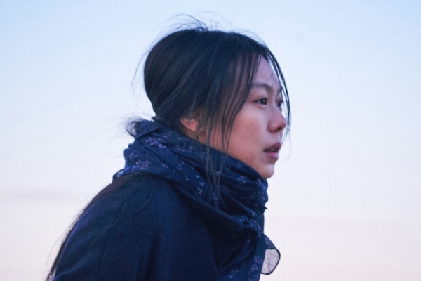每週影評|《獨自在夜晚的海邊》:這封公開信為妳而寫