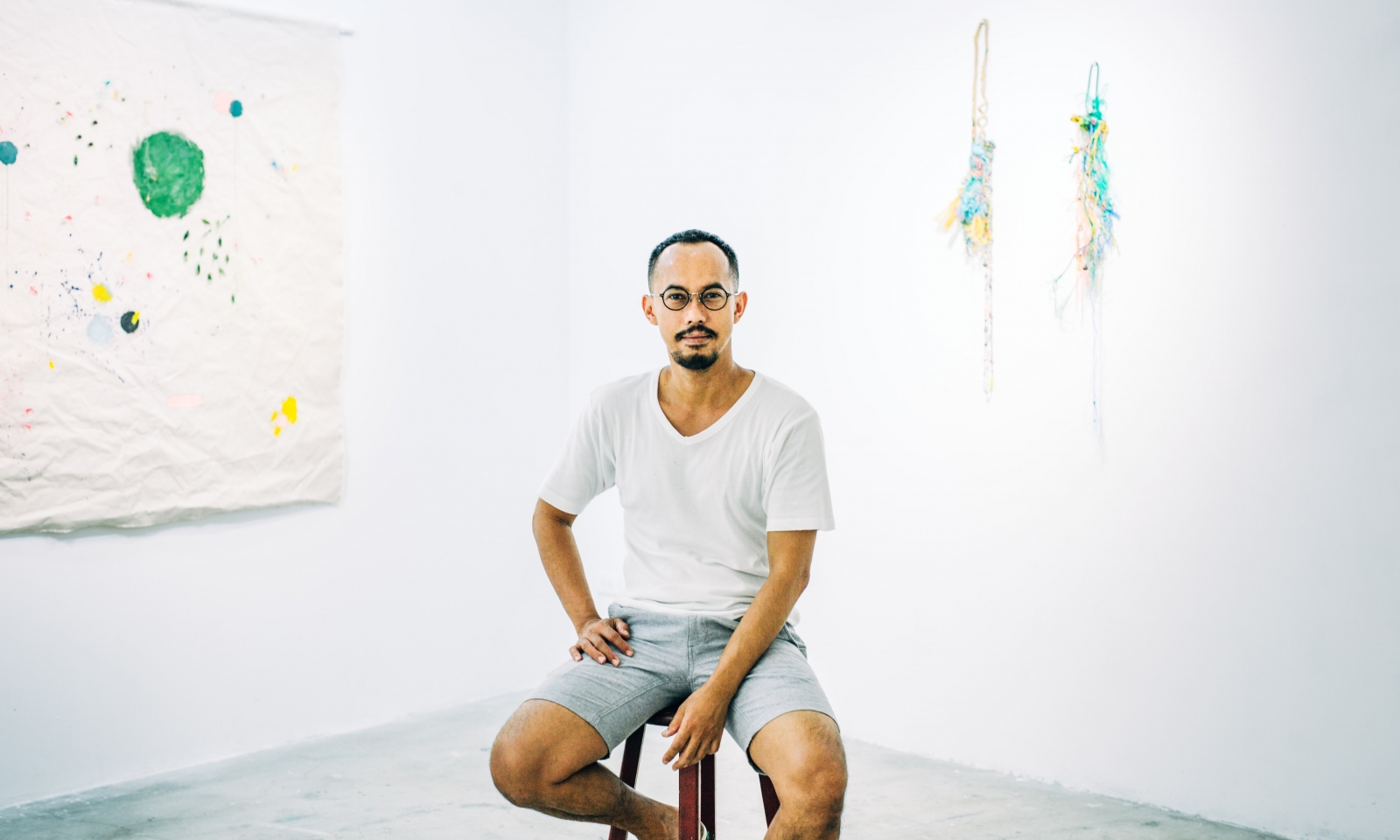 印尼藝術家 Ari Bayuaji 《天堂島》:珠寶與垃圾,都是記憶的禮物