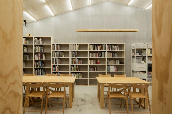 藝術的典藏者,自由的推動者,Lightbox 攝影圖書室:「如果社會需要,就能經營下去。」