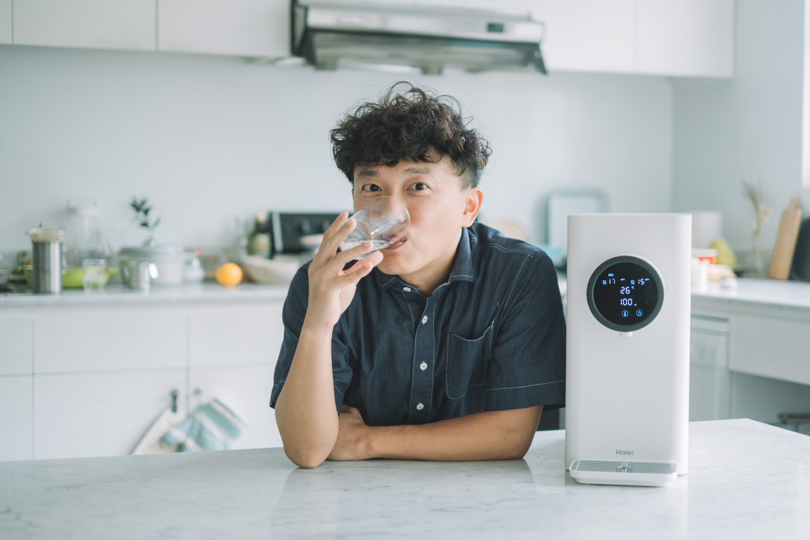 叮咚的山居生活進化:養一隻 Haier 小白鯨,與家人好好喝水