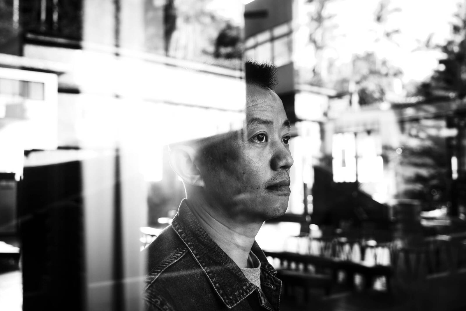賭徒爸爸,信徒媽媽,通靈哥哥,和導演我──專訪盧盈良《神人之家》