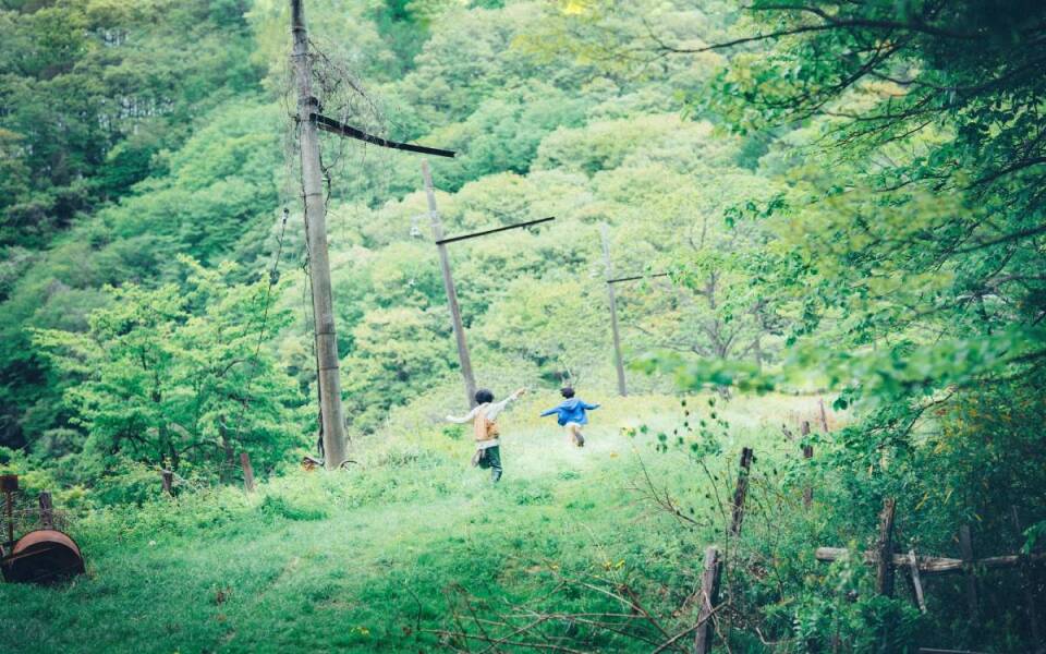 為疲憊而彈、為孤獨而彈、為祝福而彈──在《怪物》裡，重遇坂本龍一