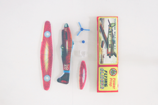 Macintosh HD:Users:XavyJohn:Documents:airplane toy.png